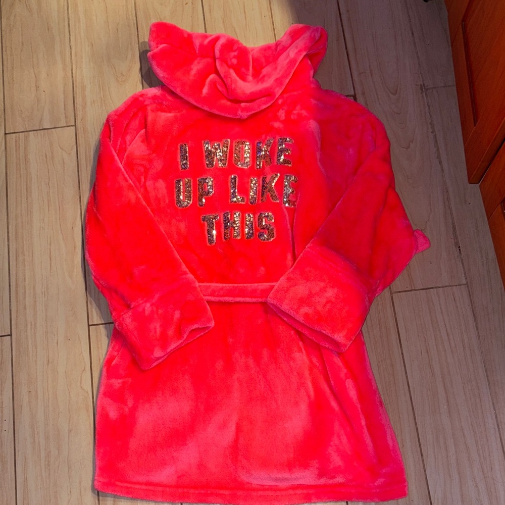 2015 EXTREMELY RARE VICTORIAS SECRET PINK BLING “I WOKE UP LIKE THIS” ROBE